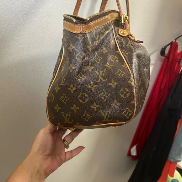 AUTHENTIC WITH PAPERS Louis Vuitton Tivoli GM Monogram Shoulder Bag - Picture 7 of 13